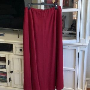 Eddie Bauer size 12 lightly worn beautiful lined burgundy skirt